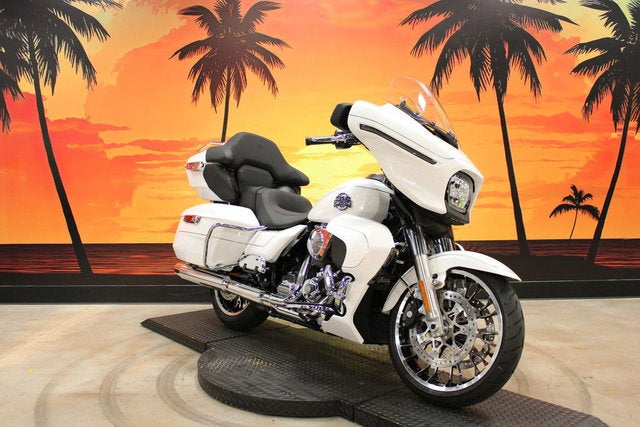 2026 Harley-Davidson FLHXL - Street Glide Limited Base