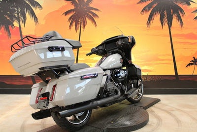 2025 Harley-Davidson FLHXU - Street Glide Ultra Base
