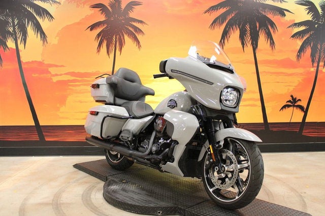 2025 Harley-Davidson FLHXU - Street Glide Ultra Base