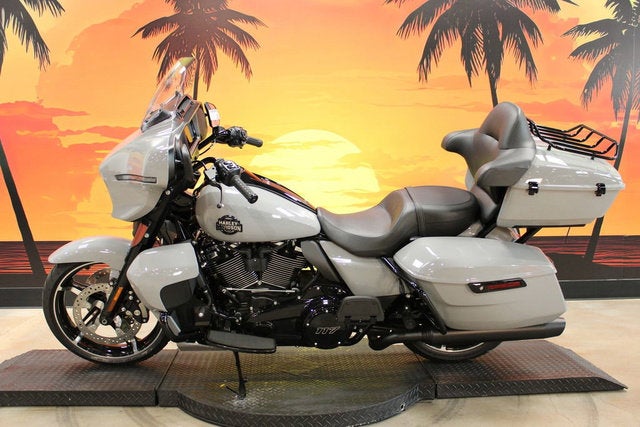 2025 Harley-Davidson FLHXU - Street Glide Ultra Base
