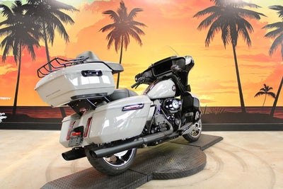 2025 Harley-Davidson FLHXU - Street Glide Ultra Base