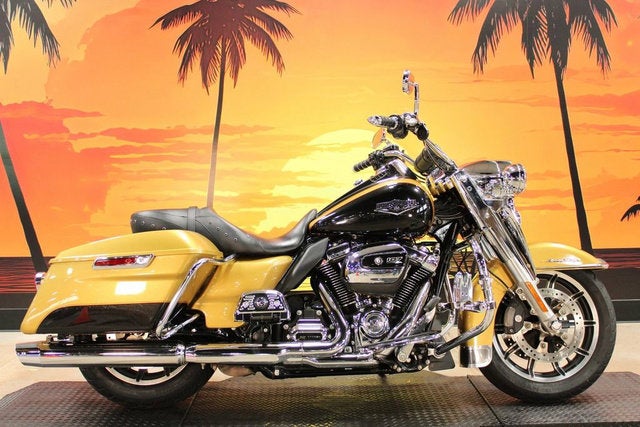 2017 Harley-Davidson FLHR - Road King Base