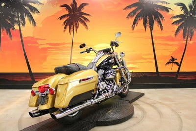 2017 Harley-Davidson FLHR - Road King Base