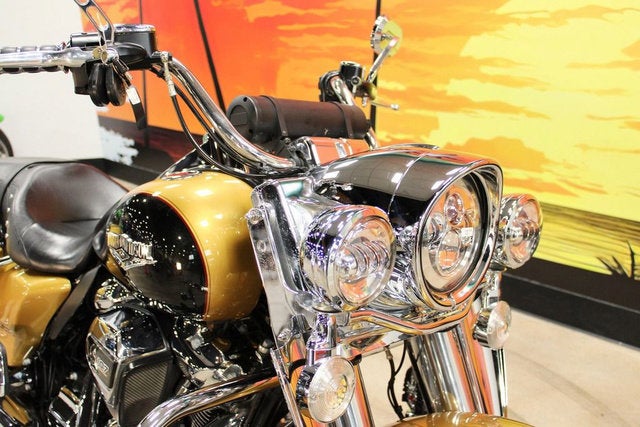 2017 Harley-Davidson FLHR - Road King Base