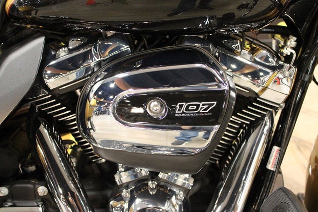 2017 Harley-Davidson FLHR - Road King Base