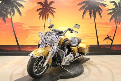 2017 Harley-Davidson FLHR - Road King Base