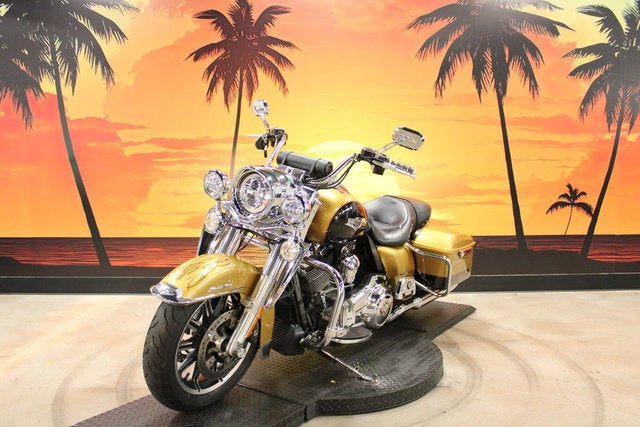 2017 Harley-Davidson FLHR - Road King Base