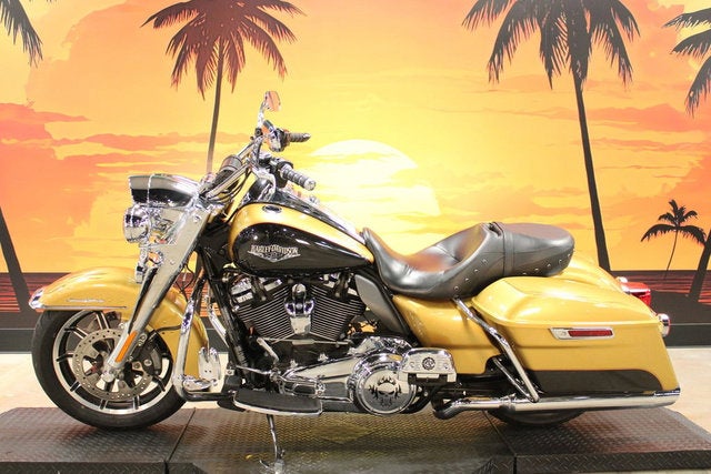 2017 Harley-Davidson FLHR - Road King Base