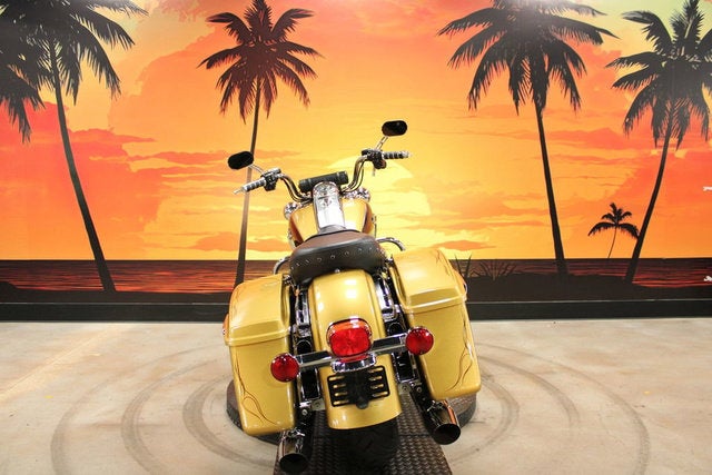 2017 Harley-Davidson FLHR - Road King Base