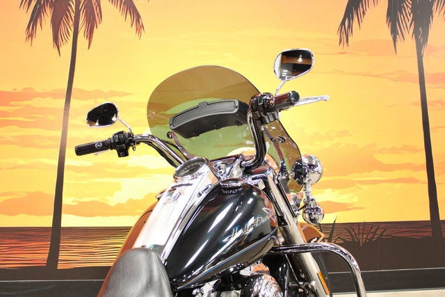 2012 Harley-Davidson FLHR - Road King Base