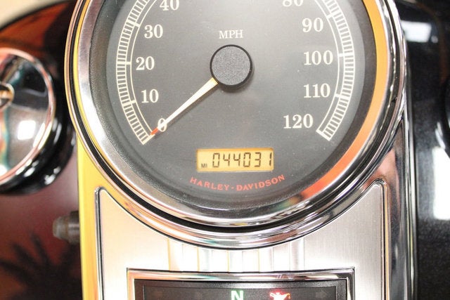2012 Harley-Davidson FLHR - Road King Base