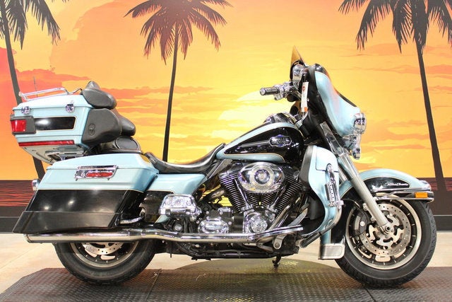 2008 Harley-Davidson FLHTCU - Ultra Classic Electra Glide Base