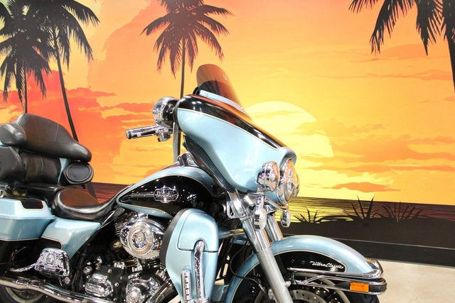 2008 Harley-Davidson FLHTCU - Ultra Classic Electra Glide Base