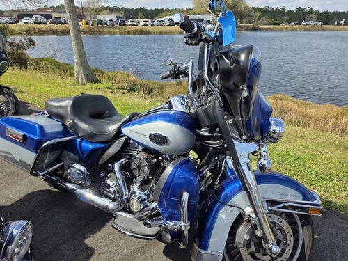 2010 Harley-Davidson FLHTCU - Ultra Classic Electra Glide Base