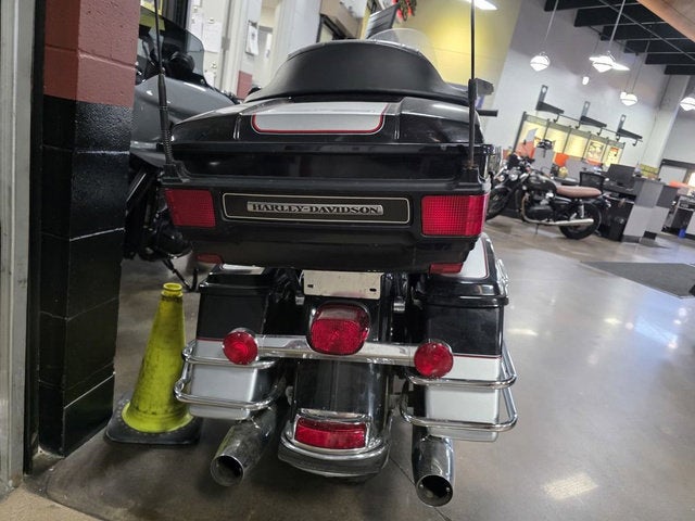 2010 Harley-Davidson FLHTCU - Ultra Classic Electra Glide Base