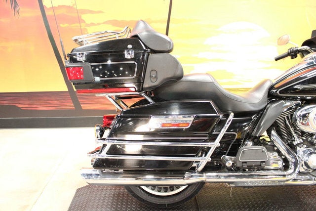 2011 Harley-Davidson FLHTCU - Ultra Classic Electra Glide Base
