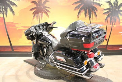 2011 Harley-Davidson FLHTCU - Ultra Classic Electra Glide Base
