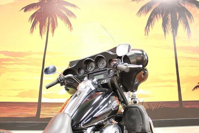 2011 Harley-Davidson FLHTCU - Ultra Classic Electra Glide Base