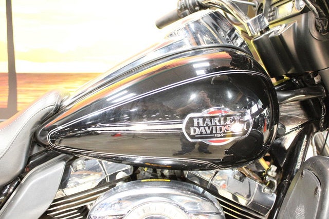 2011 Harley-Davidson FLHTCU - Ultra Classic Electra Glide Base