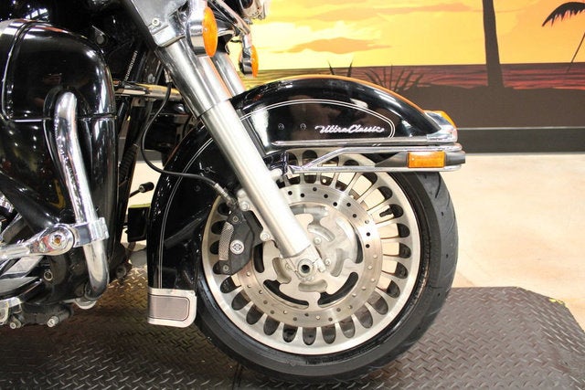 2011 Harley-Davidson FLHTCU - Ultra Classic Electra Glide Base