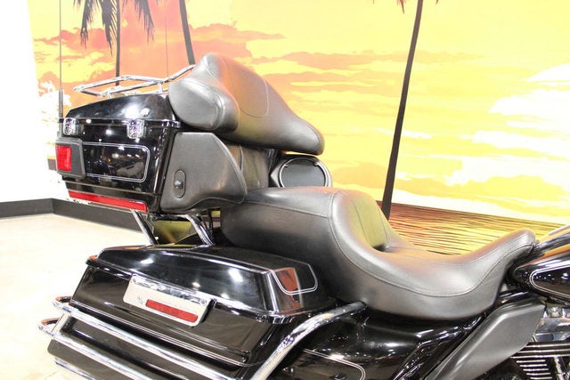 2011 Harley-Davidson FLHTCU - Ultra Classic Electra Glide Base