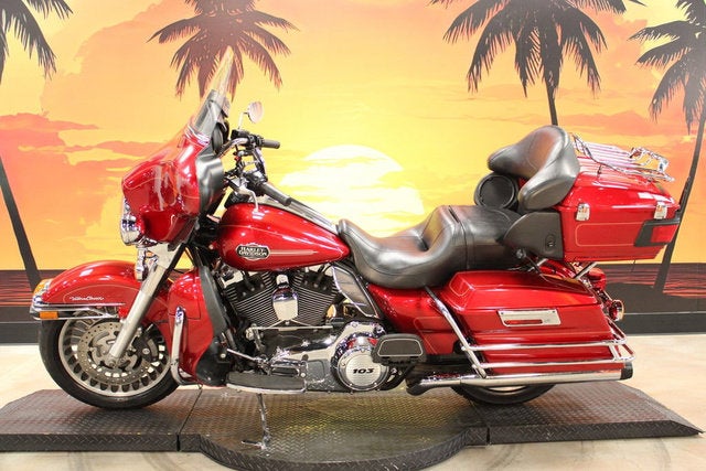 2012 Harley-Davidson FLHTCU - Electra Glide Ultra Classic Base