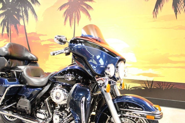 2012 Harley-Davidson Touring FLHTCU - Electra Glide Ultra Classic