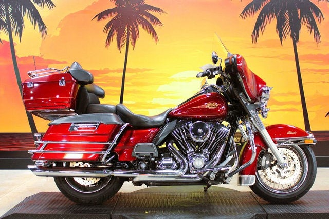 2010 Harley-Davidson FLHTC - Electra Glide Classic Base