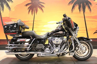 2011 Harley-Davidson Touring FLHTC - Electra Glide Classic