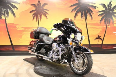 2011 Harley-Davidson Touring FLHTC - Electra Glide Classic