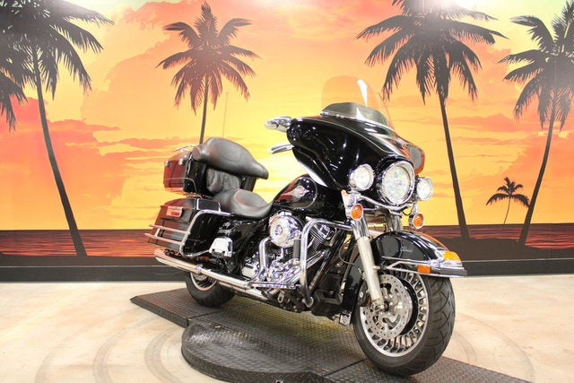 2012 Harley-Davidson Touring FLHTC - Electra Glide Classic