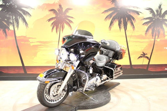 2012 Harley-Davidson Touring FLHTC - Electra Glide Classic