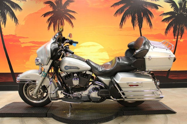 2006 Harley-Davidson FLHTCI - Electra Glide Classic Base