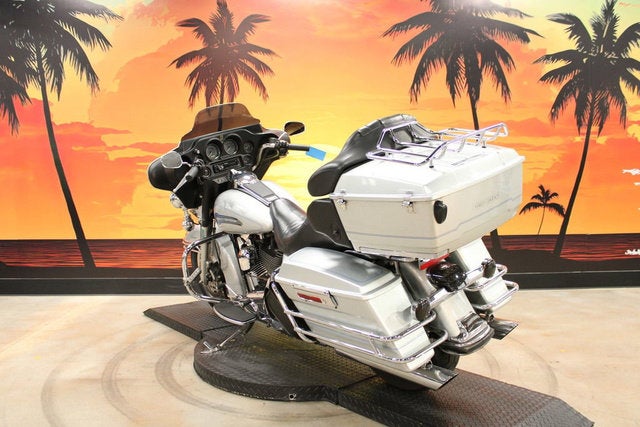 2006 Harley-Davidson FLHTCI - Electra Glide Classic Base