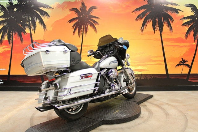 2006 Harley-Davidson FLHTCI - Electra Glide Classic Base