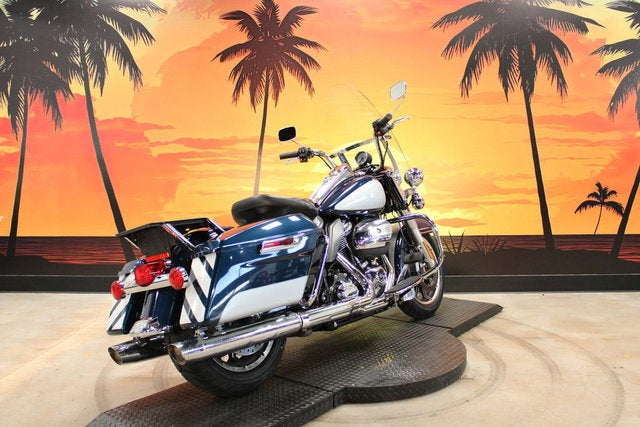 2022 Harley-Davidson FLHP Base