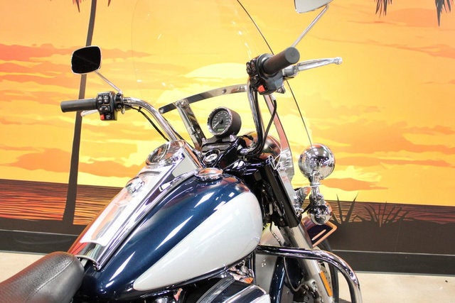 2022 Harley-Davidson FLHP Base