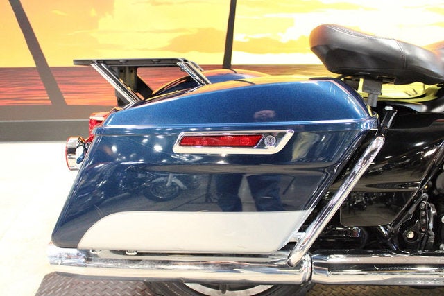 2022 Harley-Davidson FLHP Base