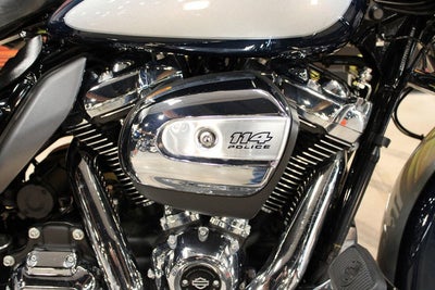 2022 Harley-Davidson FLHP Base