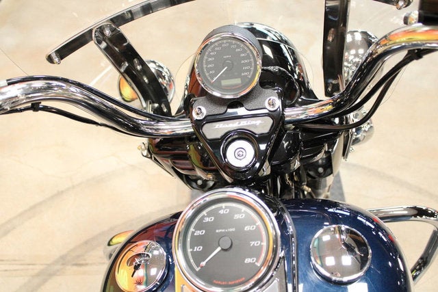 2022 Harley-Davidson FLHP Base