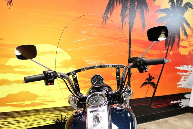 2022 Harley-Davidson FLHP Base