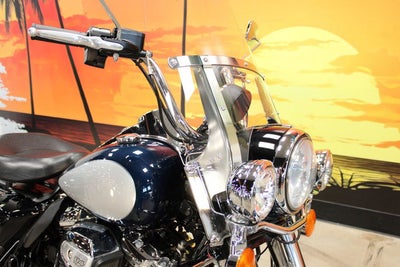 2022 Harley-Davidson FLHP Base