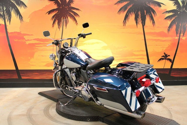 2022 Harley-Davidson FLHP Base