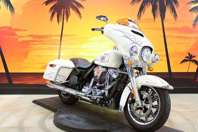 2023 Harley-Davidson FLHTP Base