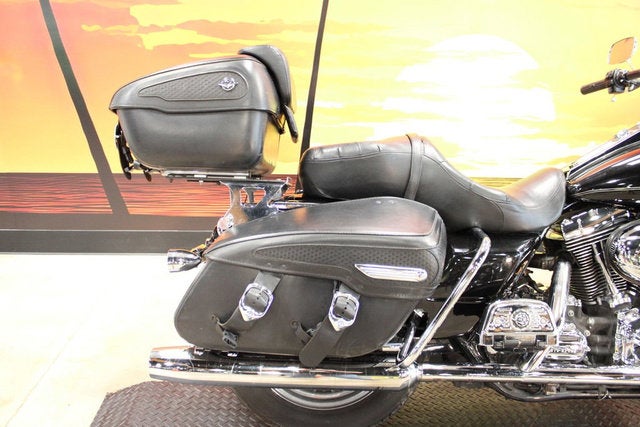2007 Harley-Davidson FLHRC - Road King Classic Base