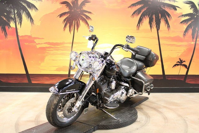2007 Harley-Davidson FLHRC - Road King Classic Base