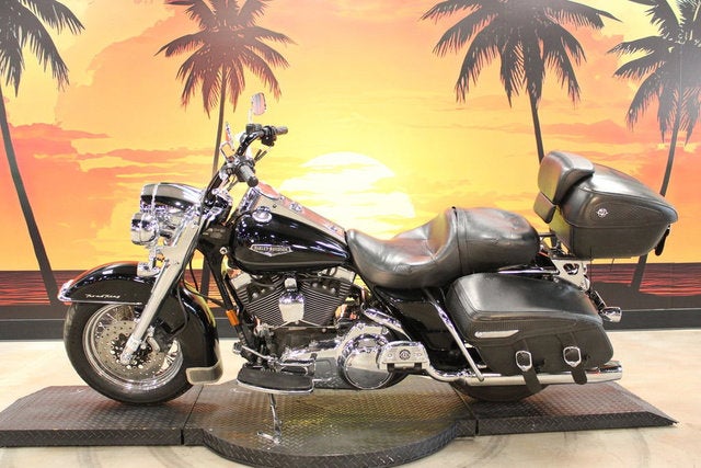 2007 Harley-Davidson FLHRC - Road King Classic Base