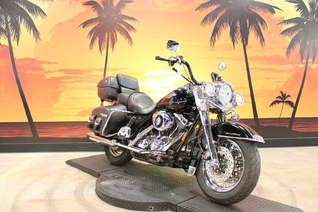 2007 Harley-Davidson FLHRC - Road King Classic Base