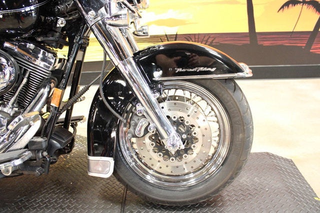 2007 Harley-Davidson FLHRC - Road King Classic Base