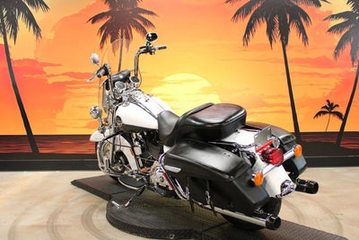 2008 Harley-Davidson FLHRC - Road King Classic Base